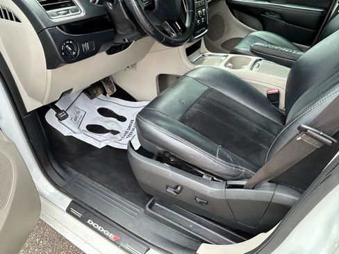 Used 2018 Dodge Grand Caravan SXT FWD image 10