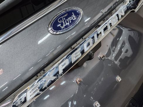 Used 2021 Ford Expedition XLT image 25