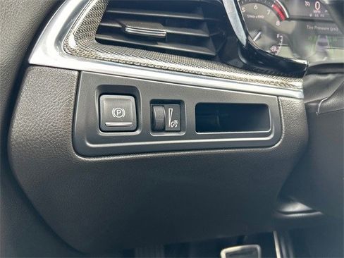 Used 2022 Cadillac XT5 Sportv image 22