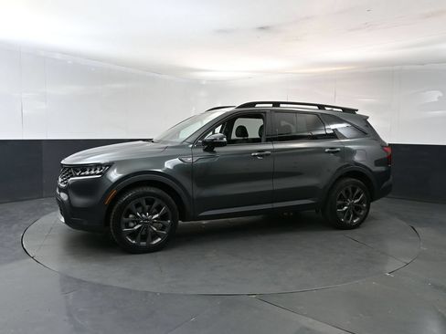 Certified 2022 Kia Sorento X-Line EX AWD/4WD image 2