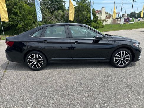 Used 2025 Volkswagen Jetta SE FWD image 6