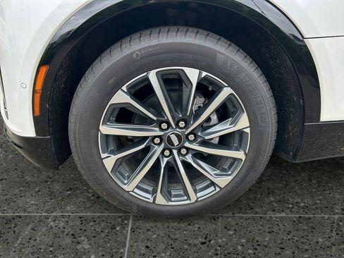 Used 2025 Cadillac Lyriq Sport AWD/4WD image 4