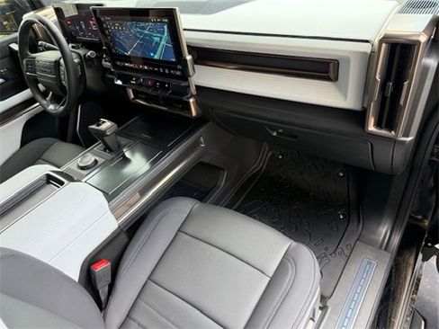 New 2025 GMC Hummer EV 2X w/ LPO, Dark Essentials Package image 18