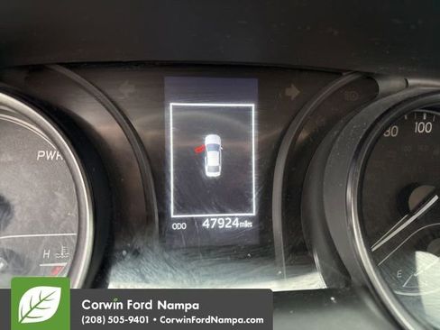 Used 2023 Toyota Camry SE w/ Cold Weather Package image 10