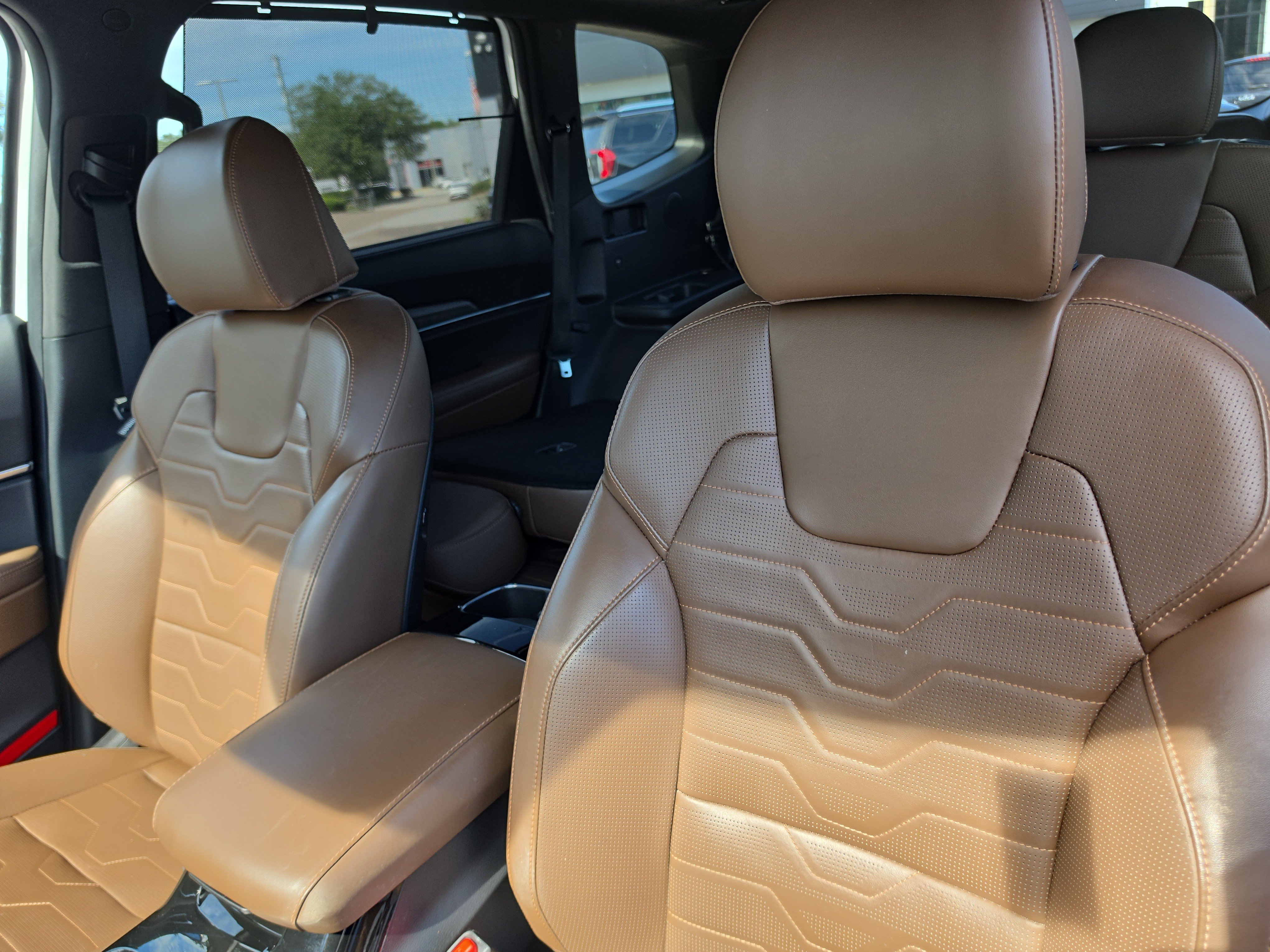 Certified 2022 Kia Telluride SX w/ SX Prestige Package AWD/4WD image 23