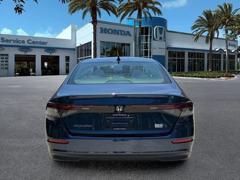 Used 2025 Honda Accord SE image 7