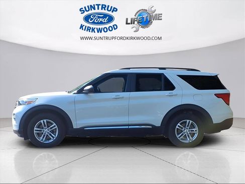 Used 2022 Ford Explorer XLT w/ Equipment Group 202A image 18