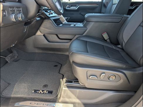 New 2026 GMC Sierra 2500 Denali w/ Denali Reserve Package image 11