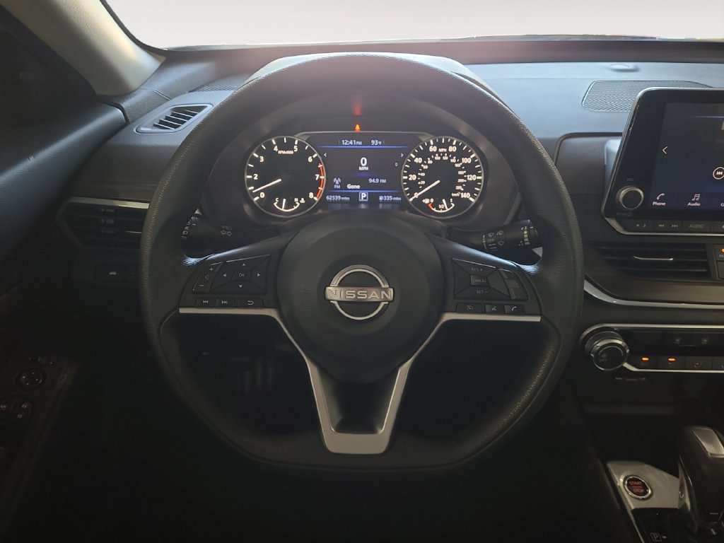 Used 2024 Nissan Altima 2.5 SV FWD image 12