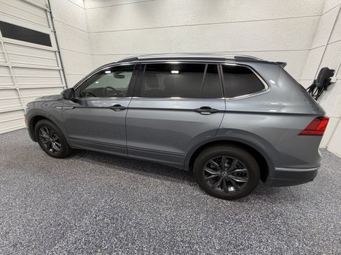 Used 2023 Volkswagen Tiguan SE FWD image 3