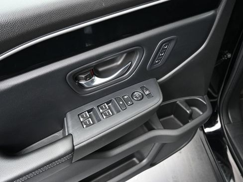 Used 2023 Honda Pilot Touring image 19