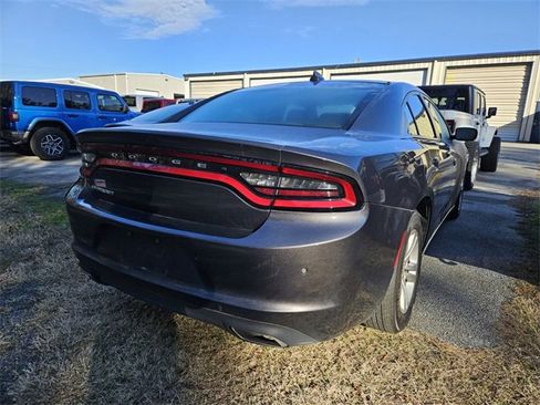 Used 2023 Dodge Charger SXT image 6