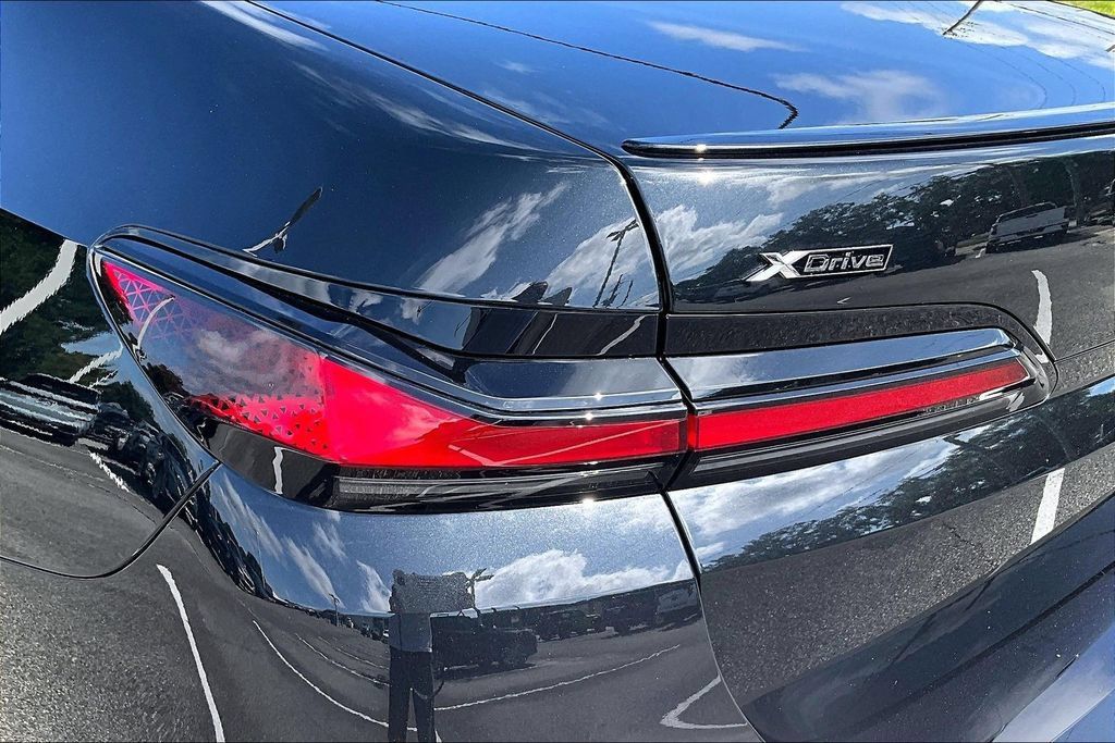 Used 2026 BMW 760i xDrive w/ Executive Package AWD/4WD image 20