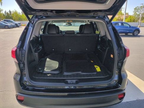 Used 2019 Toyota Highlander Plus AWD/4WD image 26