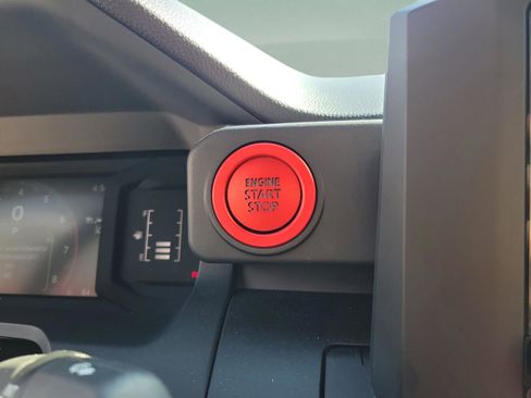 Certified 2025 Toyota Tacoma SR AWD/4WD image 17