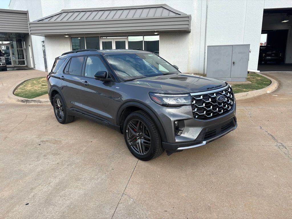 Used 2025 Ford Explorer ST-Line w/ ST-Line Street Pack AWD/4WD image 1
