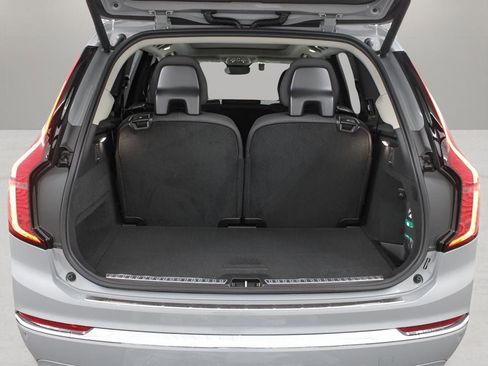 New 2025 Volvo XC90 T8 Plus w/ Protection Package Premier image 6