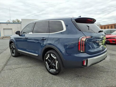 Used 2023 Kia Telluride EX w/ EX Captain's Chair Package image 6