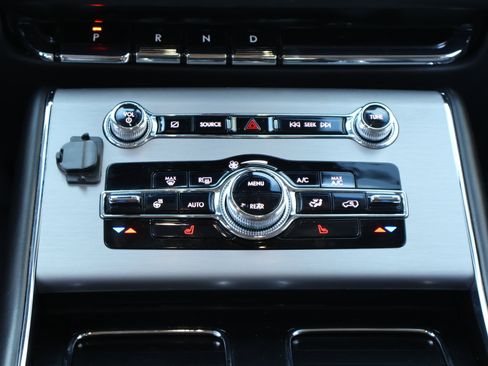 Used 2021 Lincoln Aviator 2WD w/ Elements Package image 20