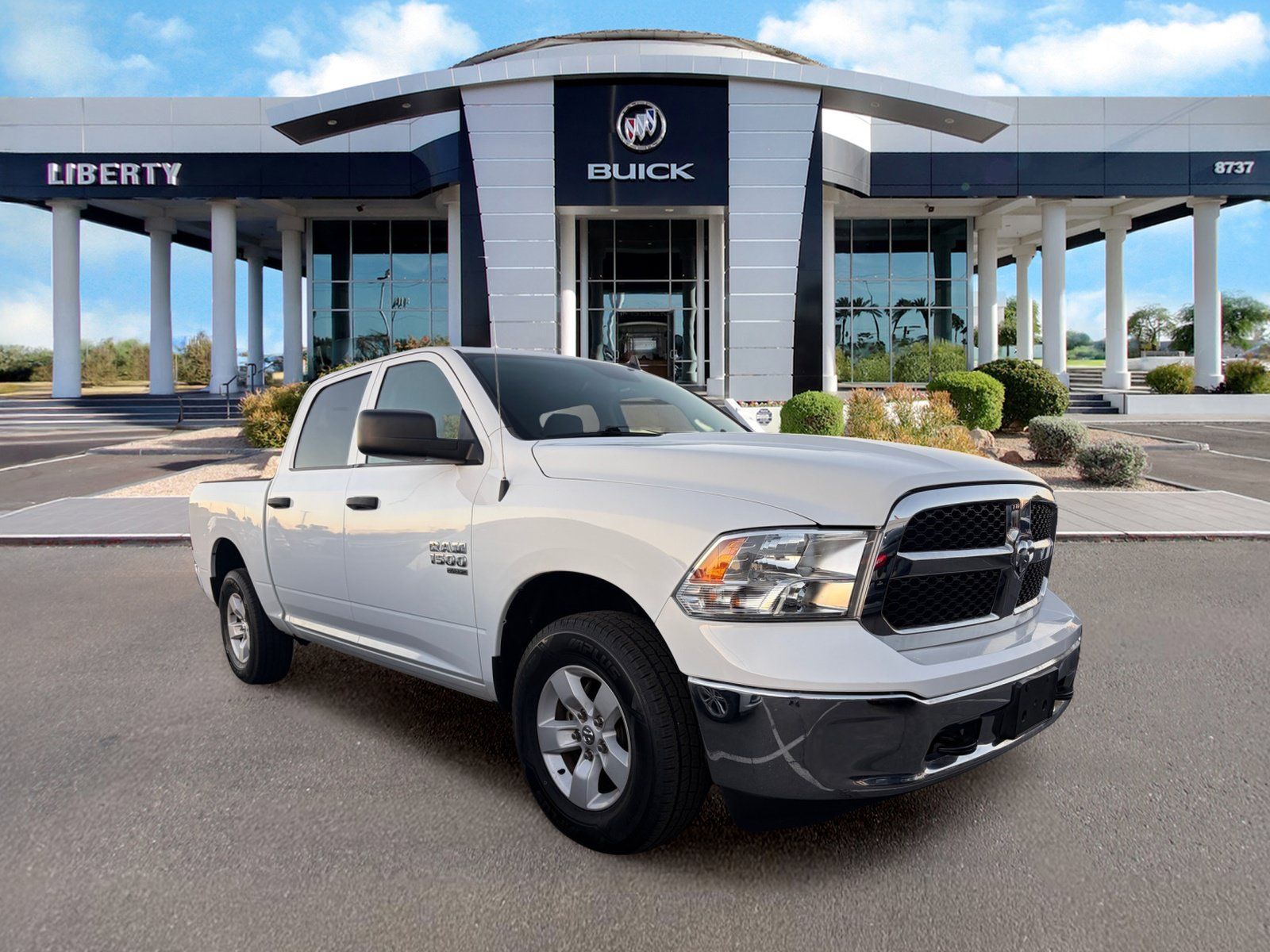 Used 2022 RAM 1500 Classic SLT w/ Electronics Group AWD/4WD image 2