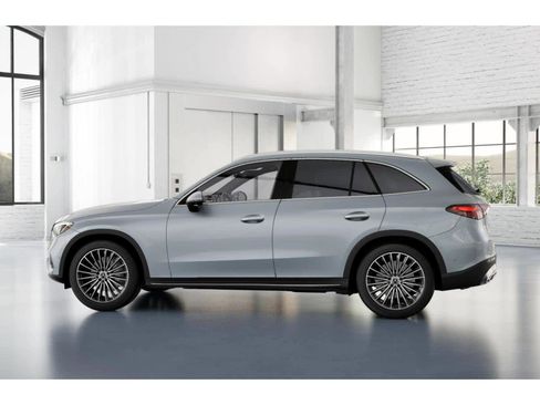 Used 2025 Mercedes-Benz GLC 300 image 32