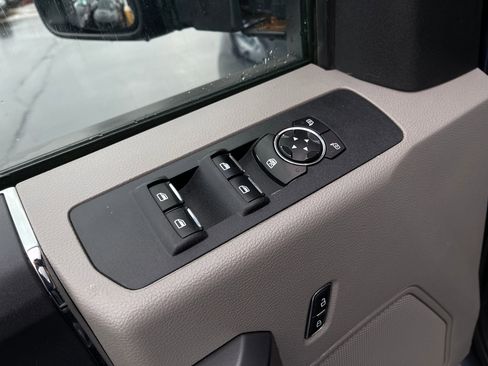 Used 2017 Ford F250 XLT w/ XLT Value Package AWD/4WD image 12