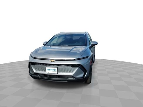 New 2026 Chevrolet Equinox EV LT image 3