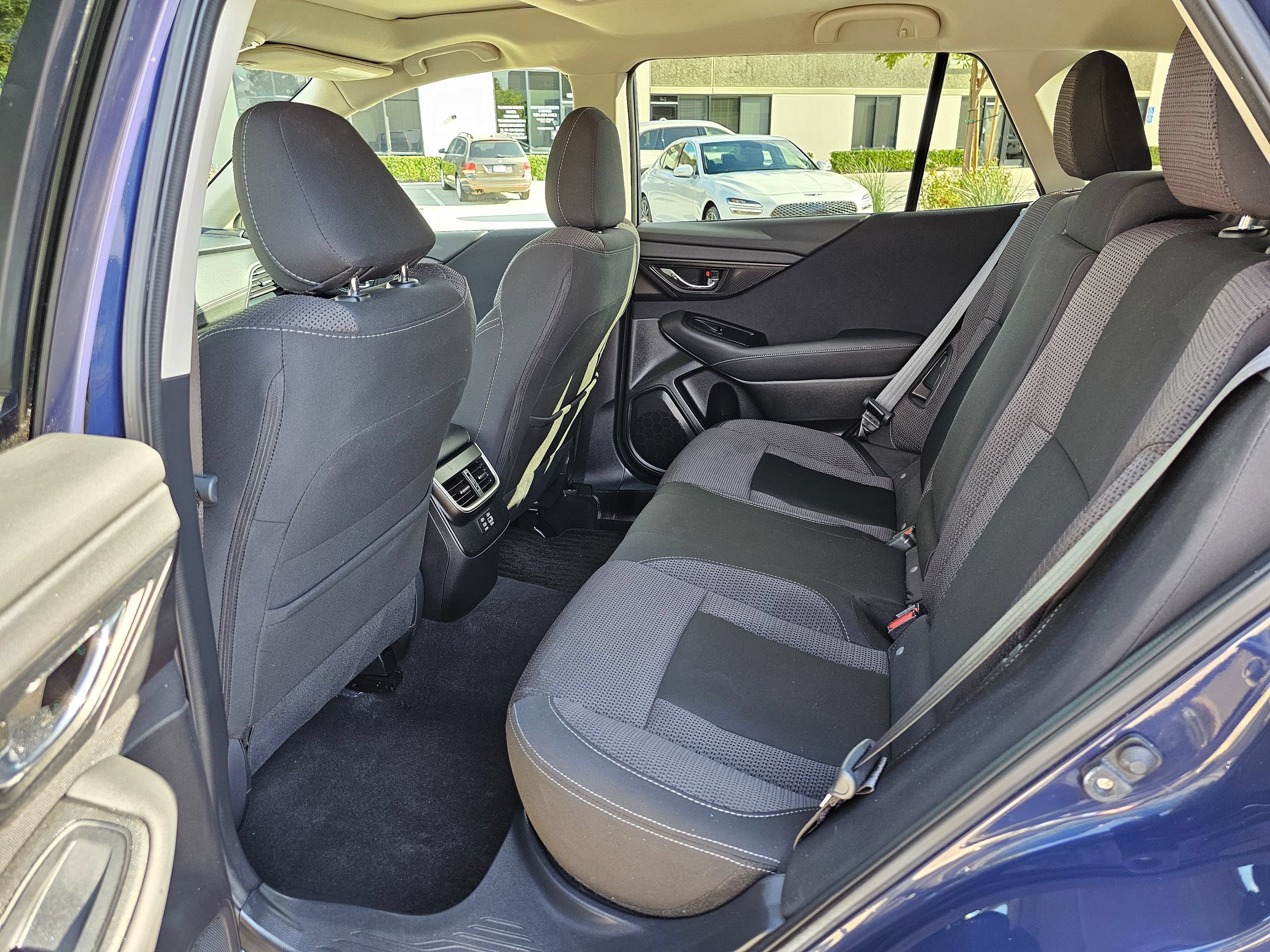 Used 2025 Subaru Outback Premium AWD/4WD image 19