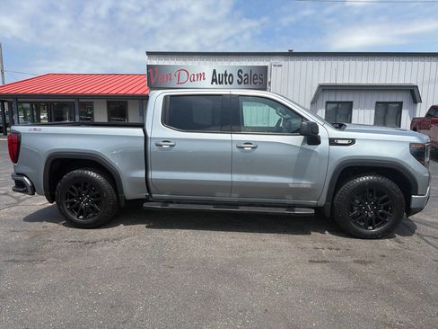 Used 2025 GMC Sierra 1500 Elevation w/ Preferred Package AWD/4WD image 1