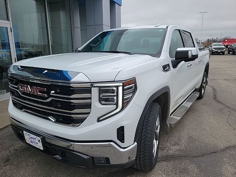 Used 2025 GMC Sierra 1500 SLT w/ SLT Convenience Package image 1