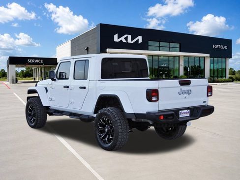 Used 2021 Jeep Gladiator Overland w/ Popular Equipment Package AWD/4WD image 7