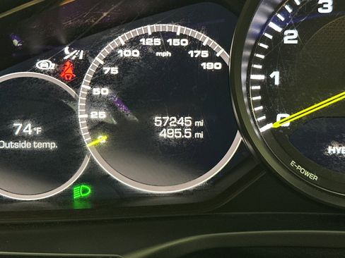 Used 2018 Porsche Panamera 4 image 24