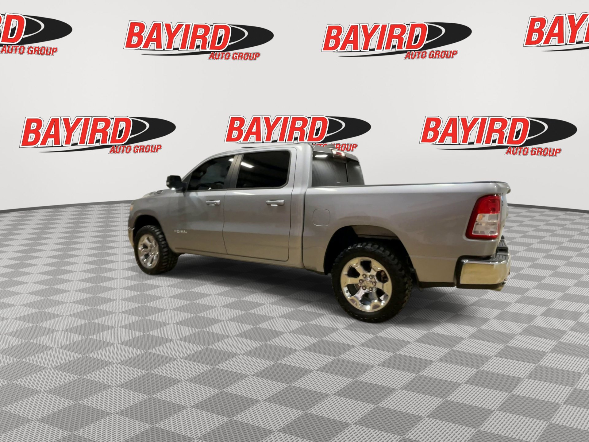 Used 2021 RAM 1500 4x4 Crew Cab image 6