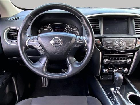 Used 2020 Nissan Pathfinder SV AWD/4WD image 4