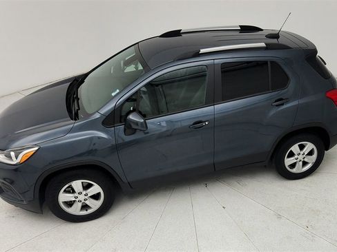 Used 2022 Chevrolet Trax LT w/ LT Convenience Package image 15
