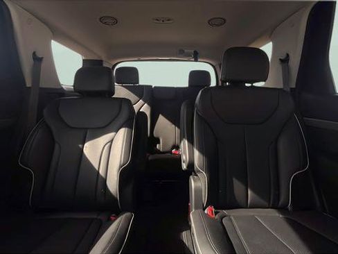 Used 2025 Hyundai Palisade SEL AWD/4WD image 19