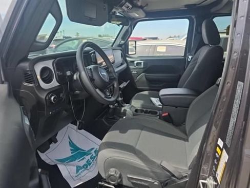 Used 2024 Jeep Wrangler Unlimited AWD/4WD image 4