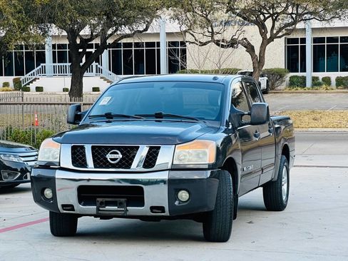 Used 2011 Nissan Titan SV w/ SV Premium Utility Pkg image 3