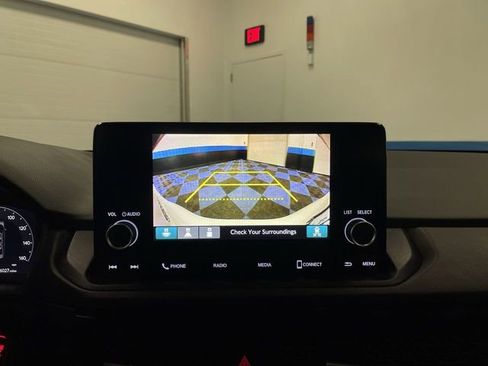 Certified 2023 Honda Accord EX image 17