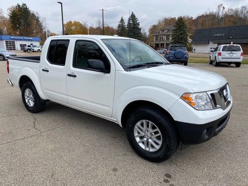 Used 2017 Nissan Frontier SV image 8