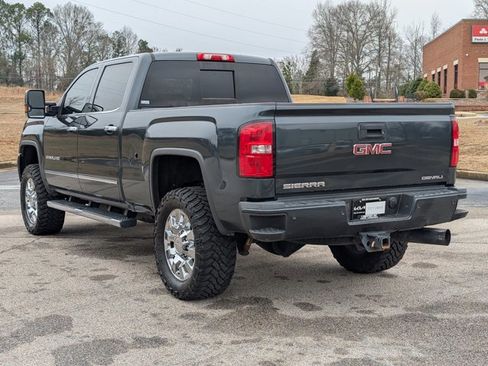 Used 2017 GMC Sierra 2500 Denali w/ Duramax Plus Package image 11