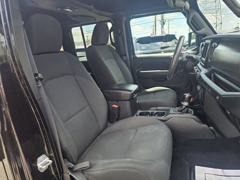 Used 2018 Jeep Wrangler Unlimited Sport S AWD/4WD image 20