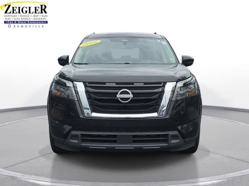 Used 2025 Nissan Pathfinder SV AWD/4WD image 2