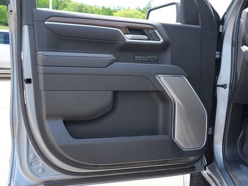 Certified 2025 Chevrolet Silverado 1500 High Country w/ High Country Premium Package AWD/4WD image 14