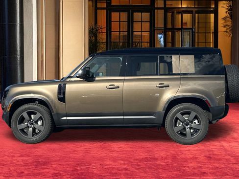 New 2026 Land Rover Defender 110 S image 3