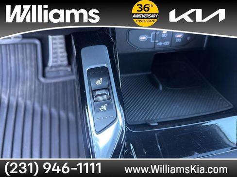 Used 2025 Kia Sorento SX Prestige w/ Olive Brown Leather Package image 33