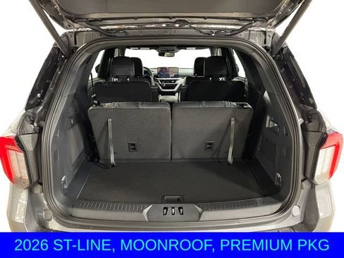 New 2026 Ford Explorer ST-Line w/ ST-Line Street Pack AWD/4WD image 5