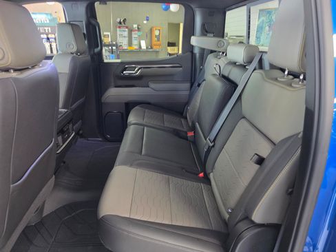 Used 2022 Chevrolet Silverado 1500 ZR2 w/ Technology Package AWD/4WD image 26