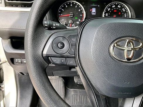 Used 2021 Toyota RAV4 XLE image 10