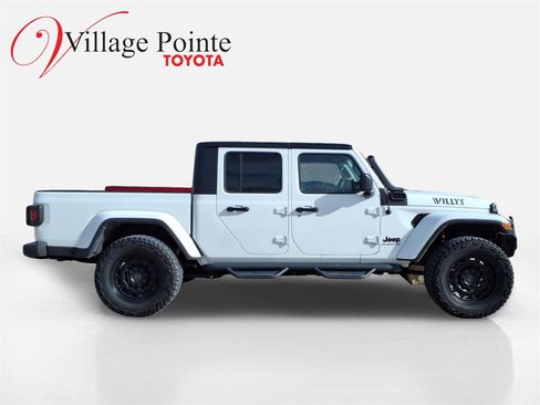 Used 2022 Jeep Gladiator Sport image 4